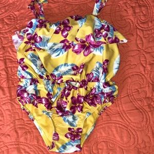 4T one piece bathing suit.